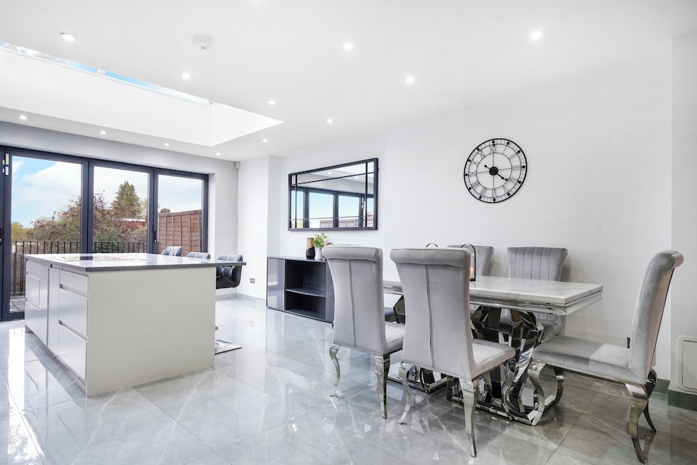 Mount Park Rd Flat
