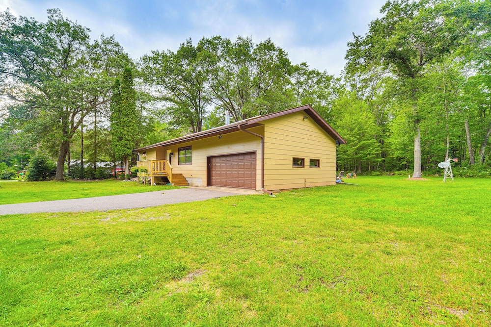 Hayward Home w/ Private Deck, Fire Pit & Kayak! view 5