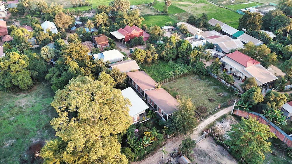 Treetop Bungalows view 4