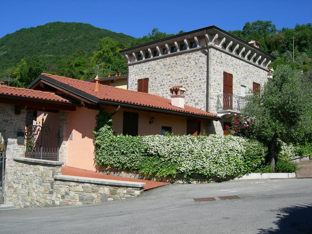 Lovely Flat With Shared Pool and Amazing Lake View