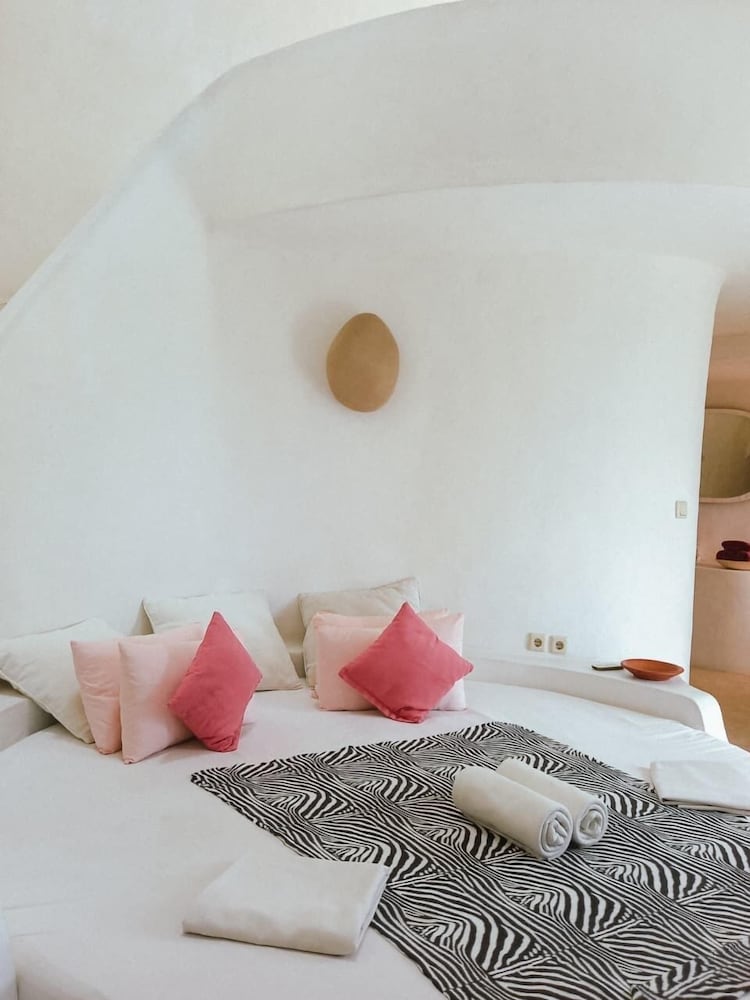 Mentigibay Dome Villa Lombok
