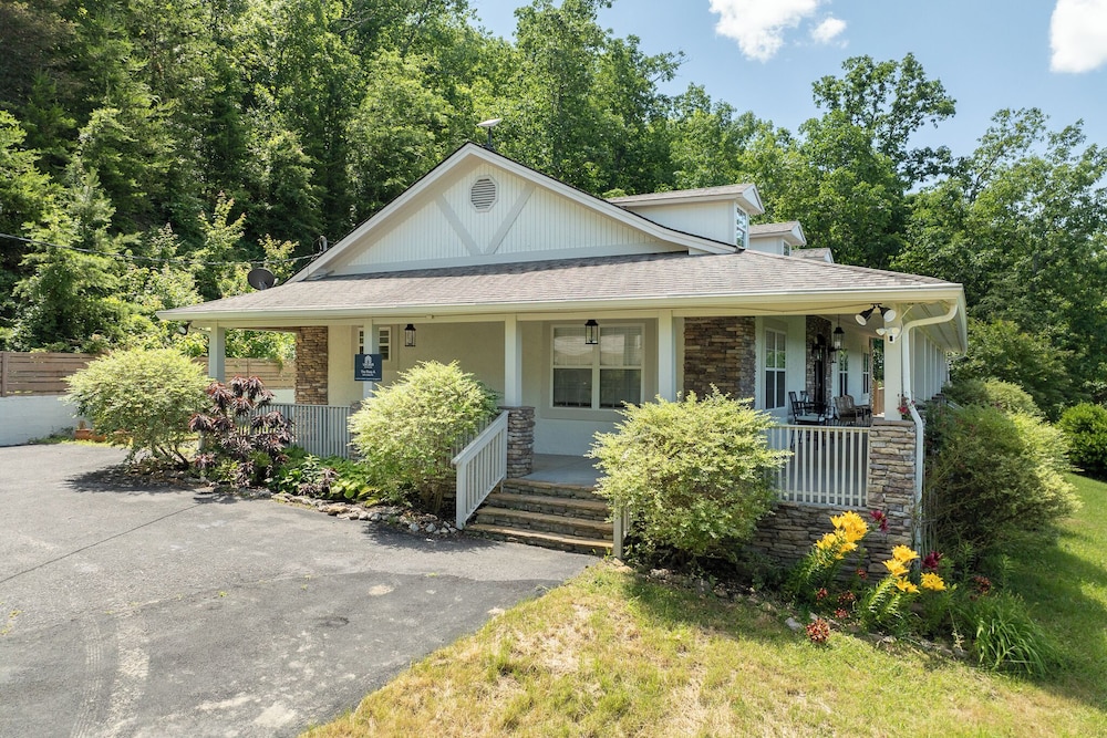 The Roxy 2 Homes in 1!
