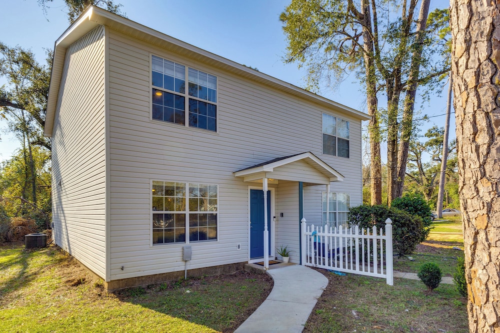 3 Mi to Fsu: Townhome w/ Patio in Tallahassee!
