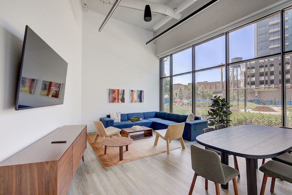 Family-friendly 4BR in Lincoln Park Safe Area