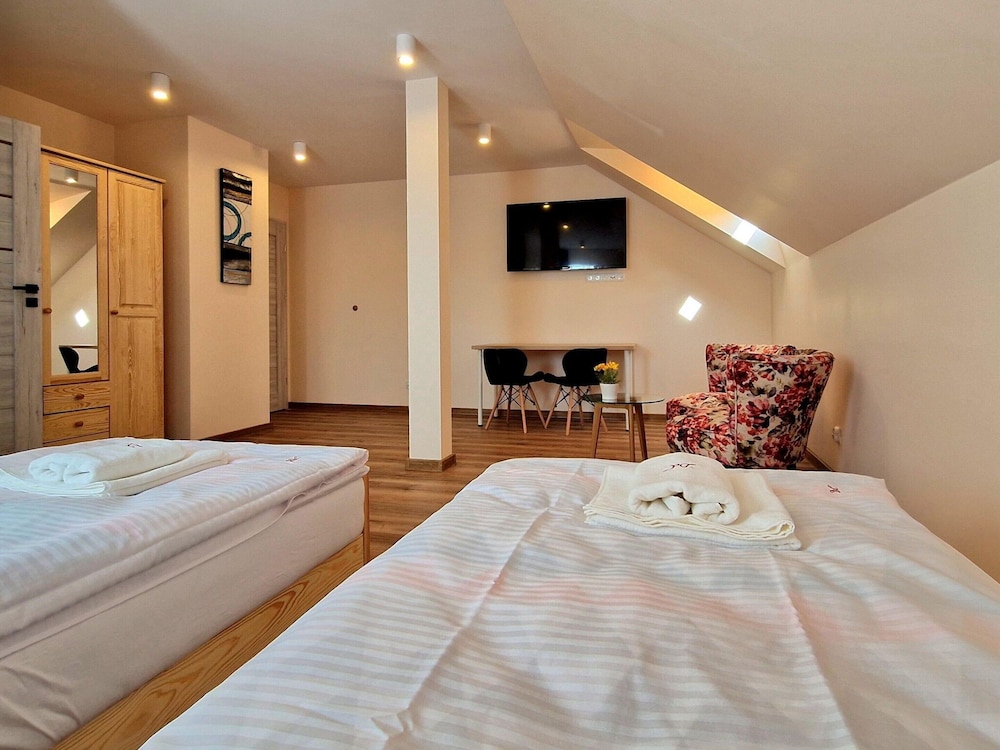 Holiday Home Wisniowa With Pool and Nature
