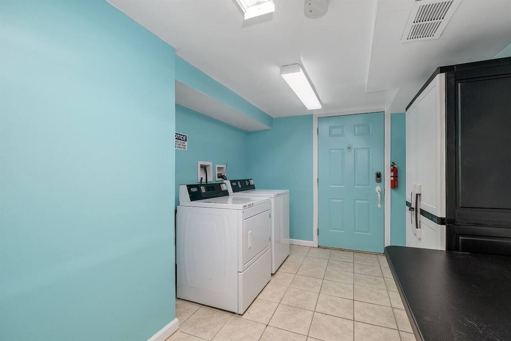 Stylish Sanctuary Near Emu: Ideal For Med Students 2 Bedroom Apts