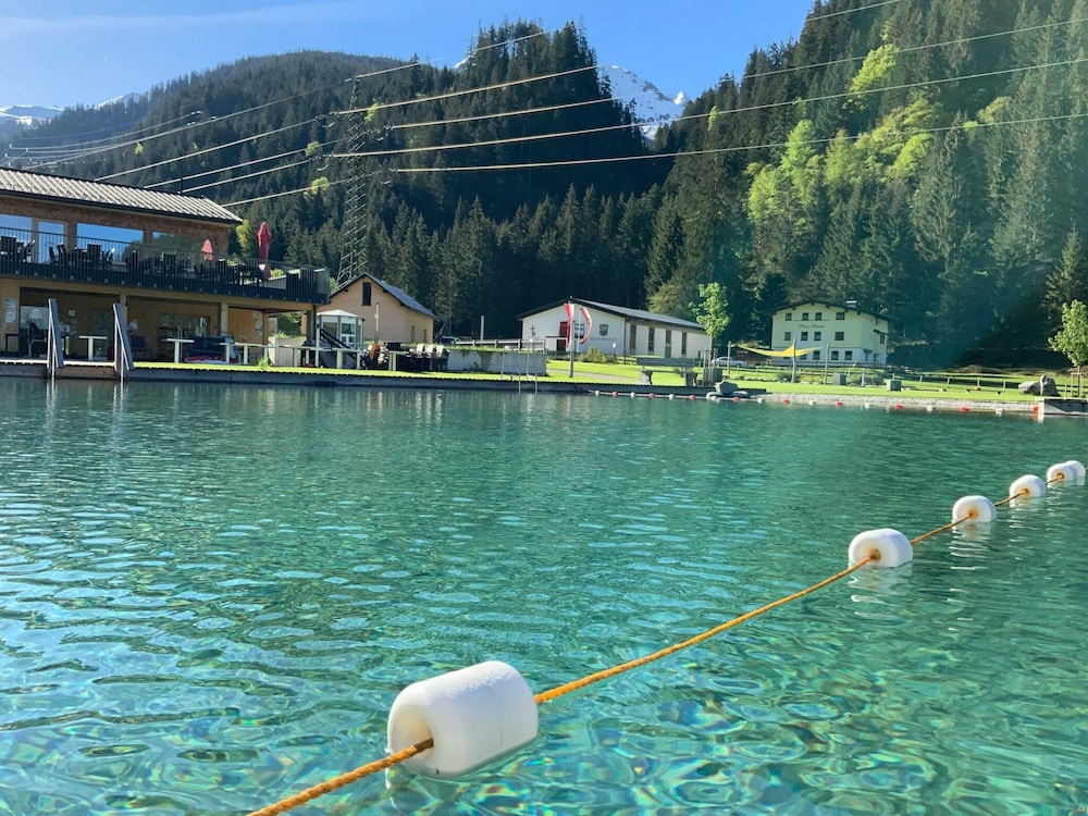 Majestic Apartment in Klosterle With Sauna on the Arlberg Met Terras