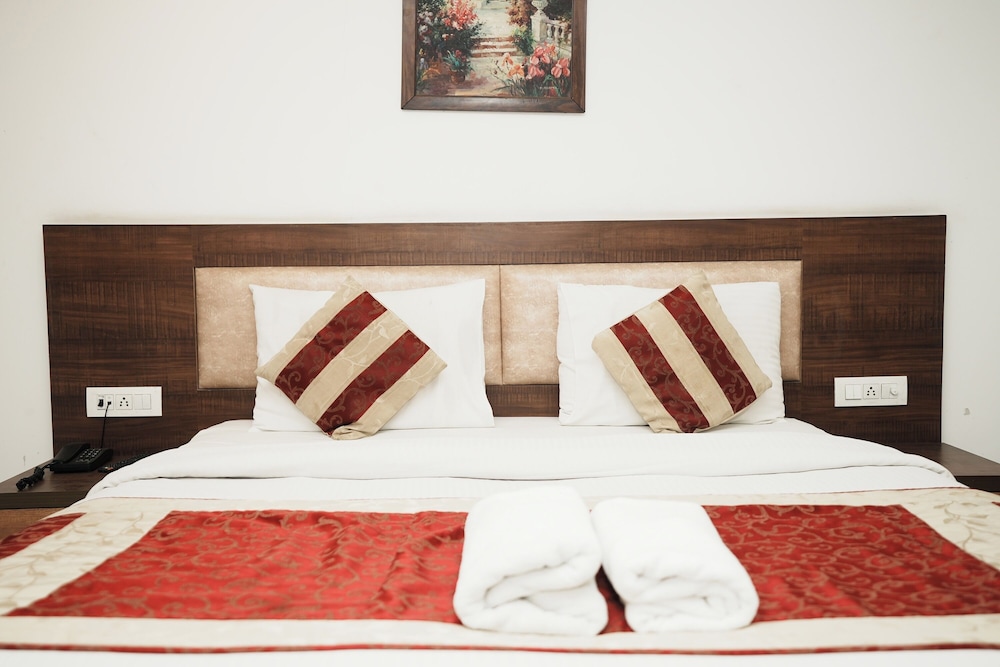 Hotel Peridot Near IGI Delhi Airport view 2