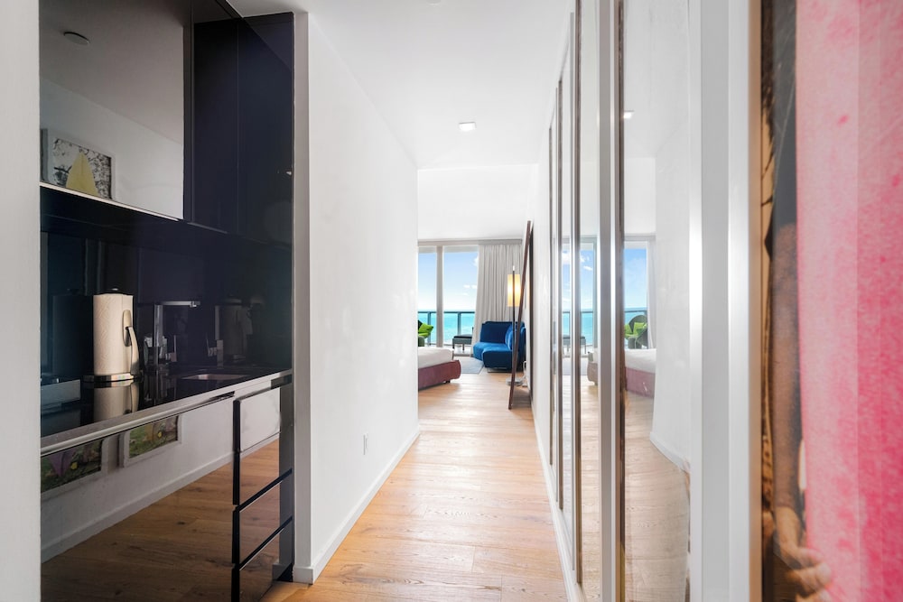 Luxury Vacation Rentals in South Beach by LRMB