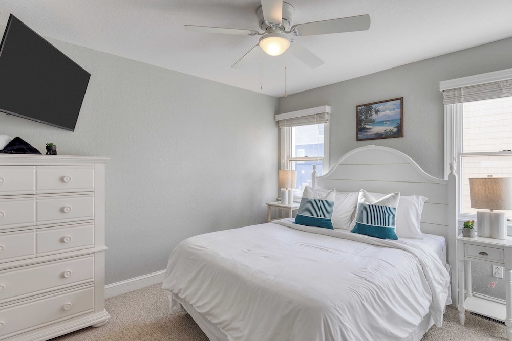 Sleeps 28 Beachfront w/ Pool, Hot Tub, Game Room Atlantic Watch by Avantstay