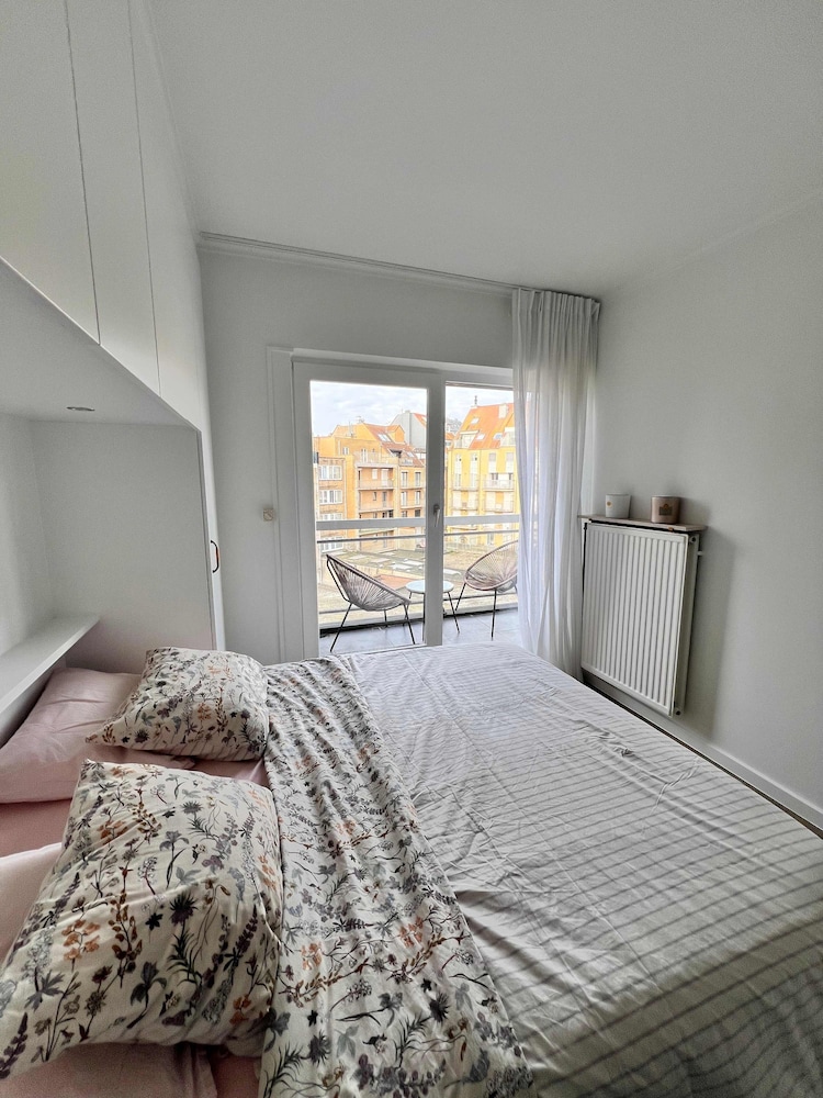Huswell - Cozy Apartment Near the Beach Shops With Terrace