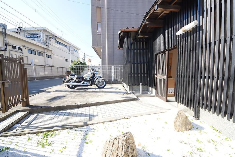 Tarbo's House Nishikitsuji : Free Parking, Pet OK