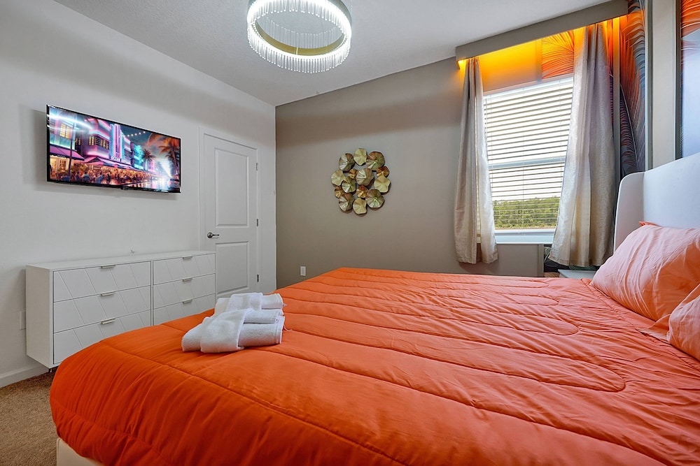 Luxury and Sophisticated 15 BR Ensuite