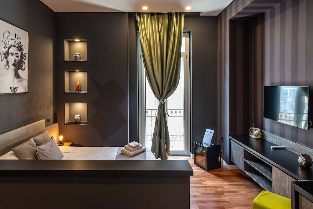 Gram Suites