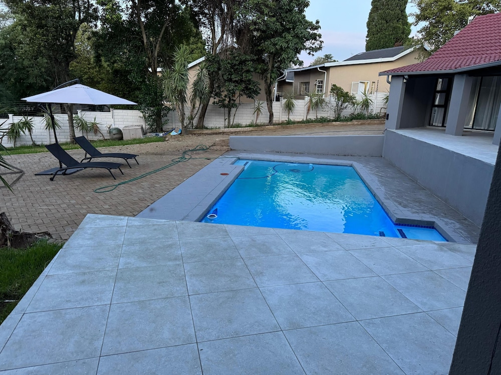 Bryanston Luxury Secure 4BR Haven