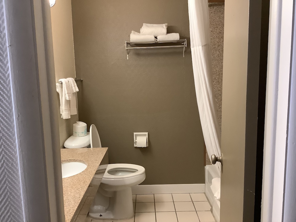 Dodge City Vacations - Silver Spur Vintage Inn  Suites - Property Image 17