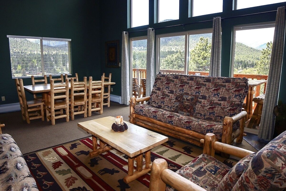Lazy R Cottages: 16a 2 Bedroom Cabin view 5