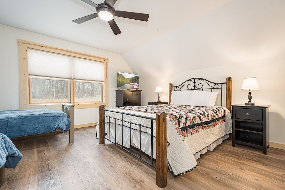 John's Place by Taylor Made Deep Creek view 4