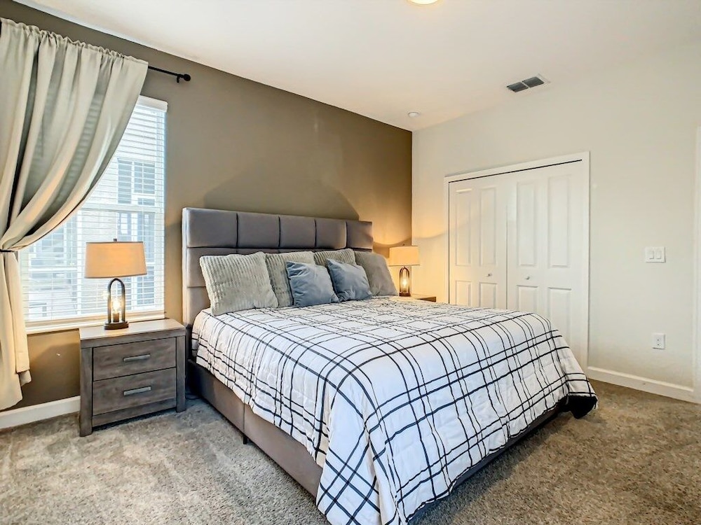 Luxury 5br Villa Near Disney Pool & Golf Retreat 5 Bedroom Villa