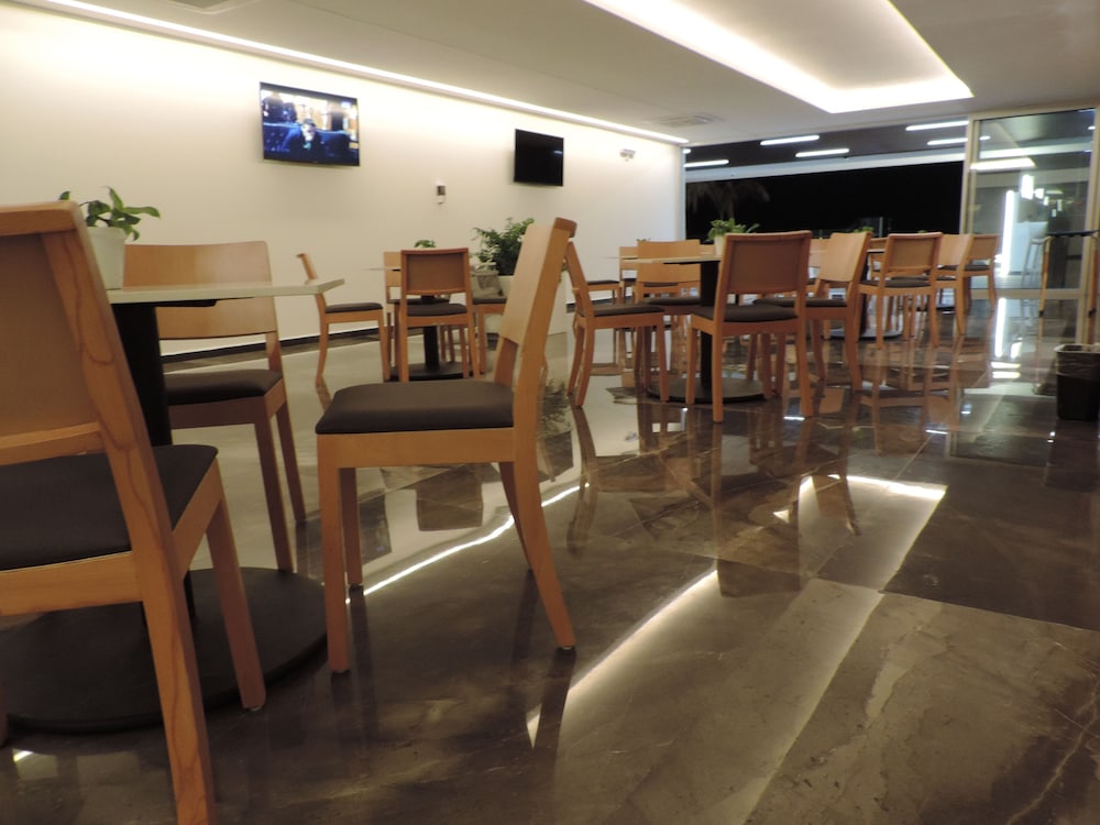 Boca del Rio Vacations - Hotel Plaza Sol - Property Image 2