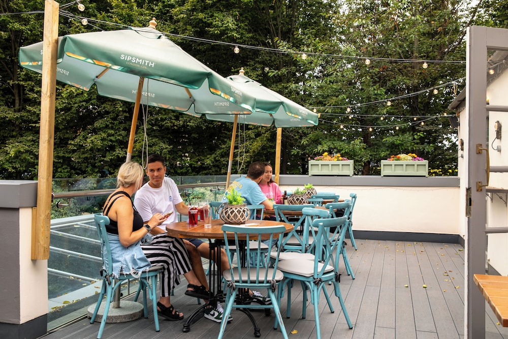 outdoor bbq area