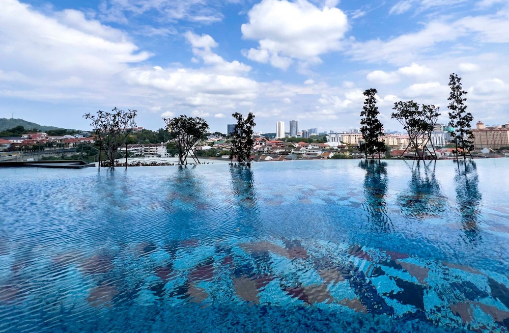 Arte Cheras Luxury Suites