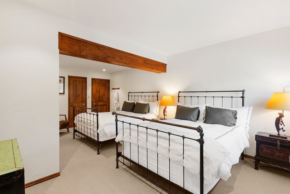 Wildwood Ridge 5 Bedroom Home