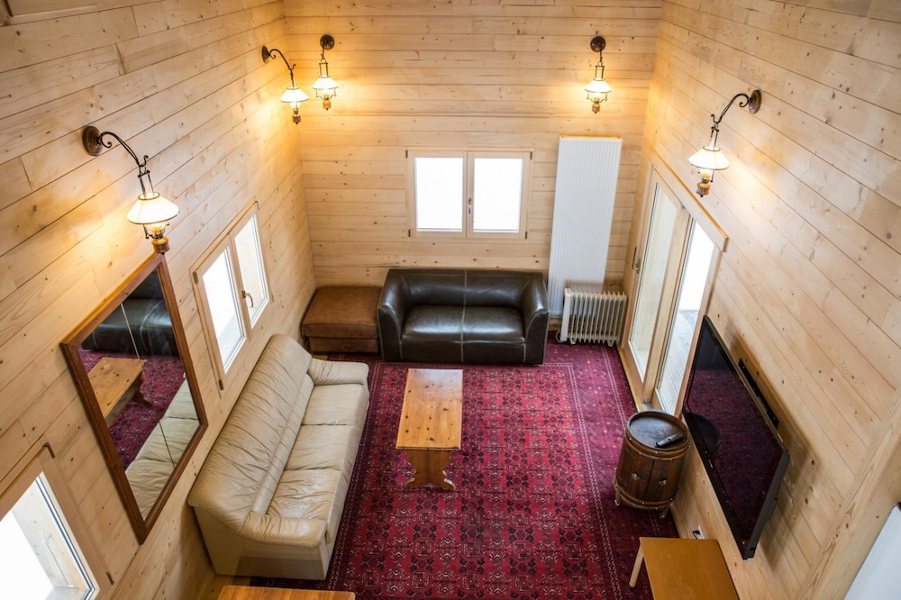 Rosaline - Large and Cosy Swiss Chalet With Beautiful Views