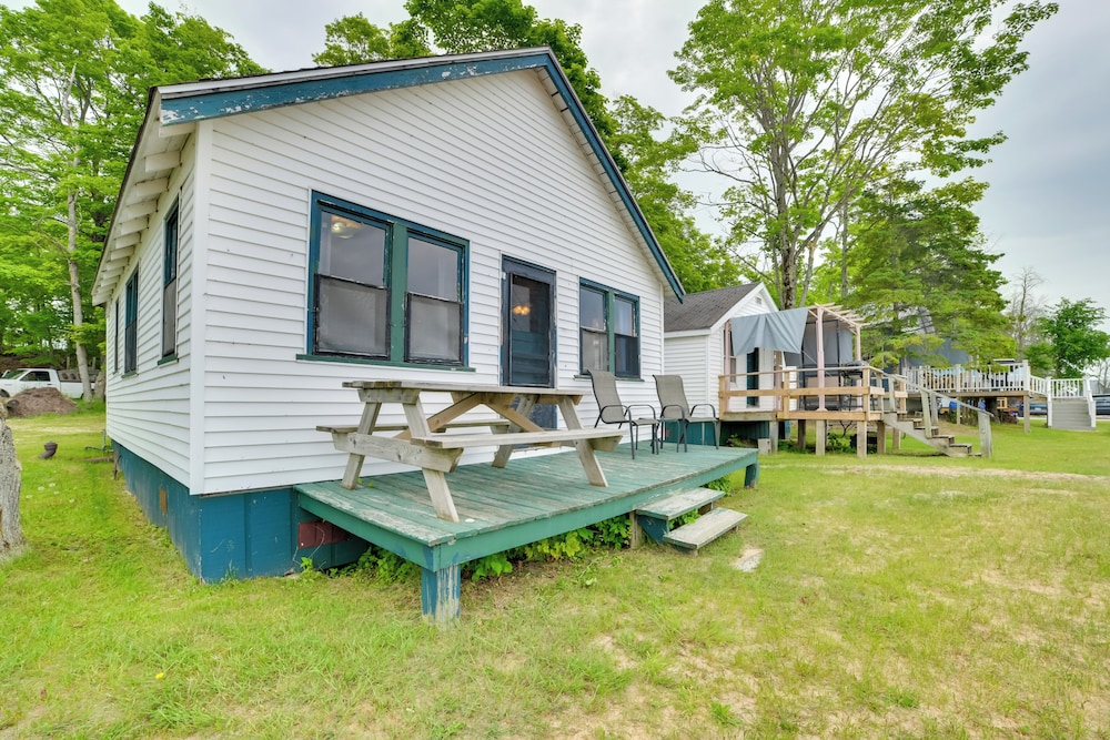 On Lake Huron: Pet-friendly Cabin in Cedarville!