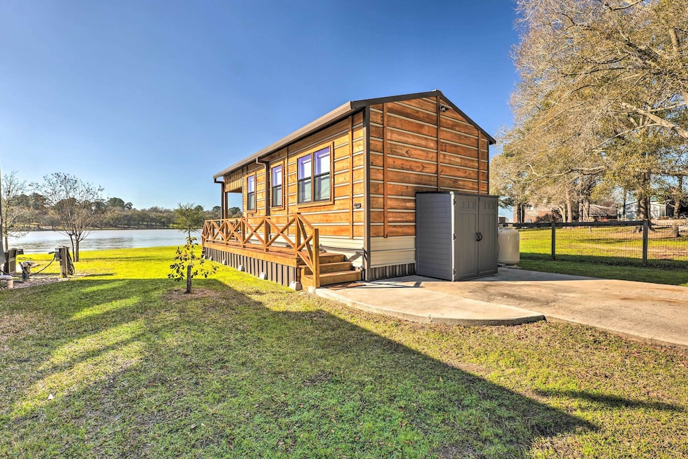 Cozy, New-build Cabin: Steps to Lake Conroe! view 5
