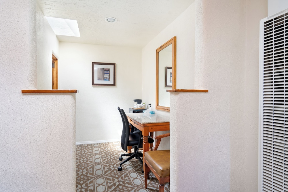 Santa Fe Vacations - King's Rest Court Inn - Property Image 87