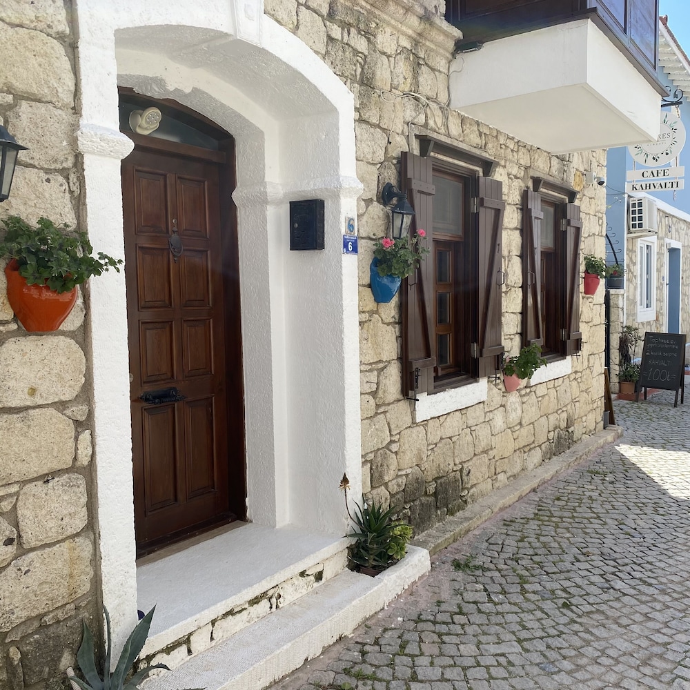 Flores Hotel Alaçatı - Image 8