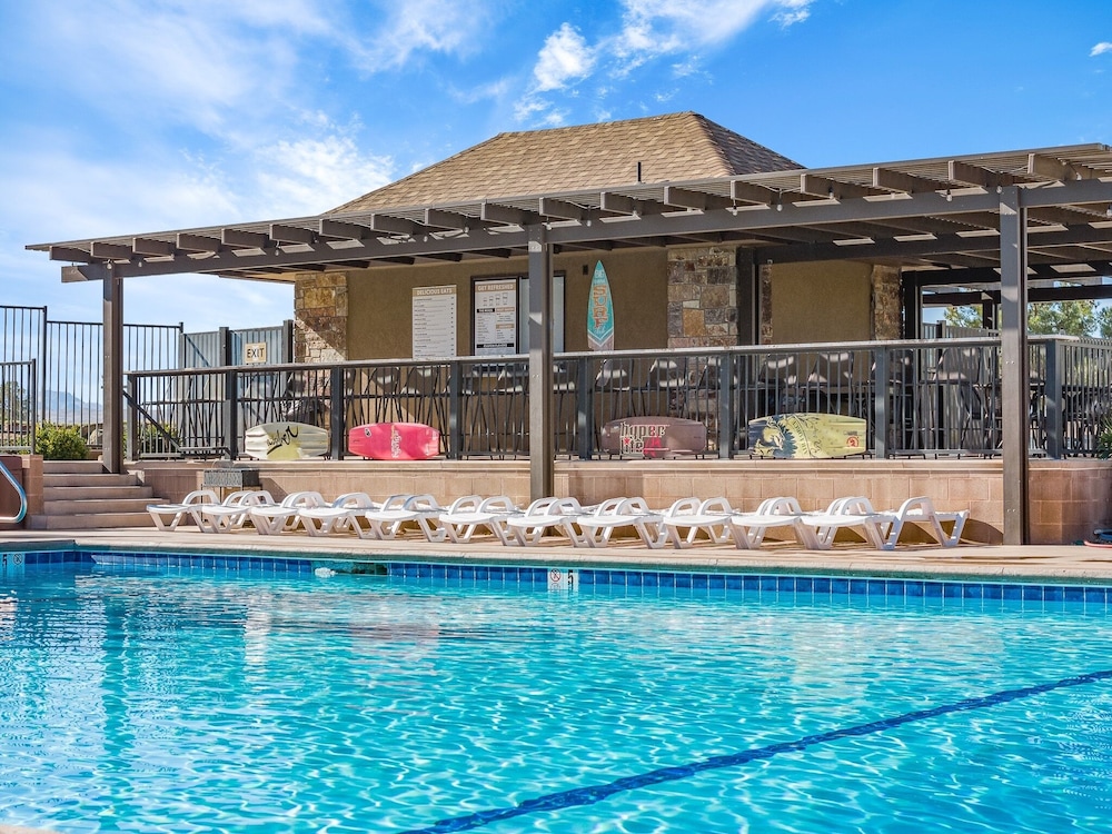 Villa #33 At Bloomington Country Club 3 Bedroom Condo