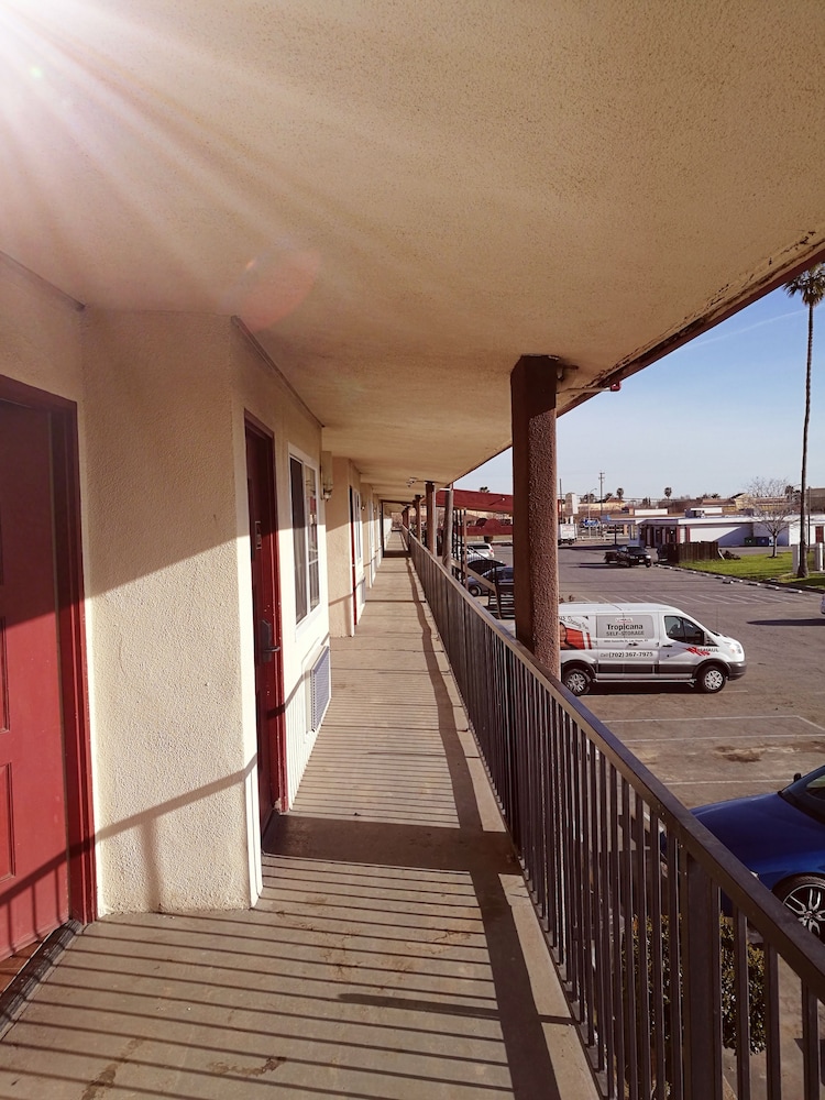Photo 8