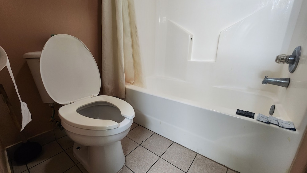 Capital O Fairway Inn - Baytown La Porte TX