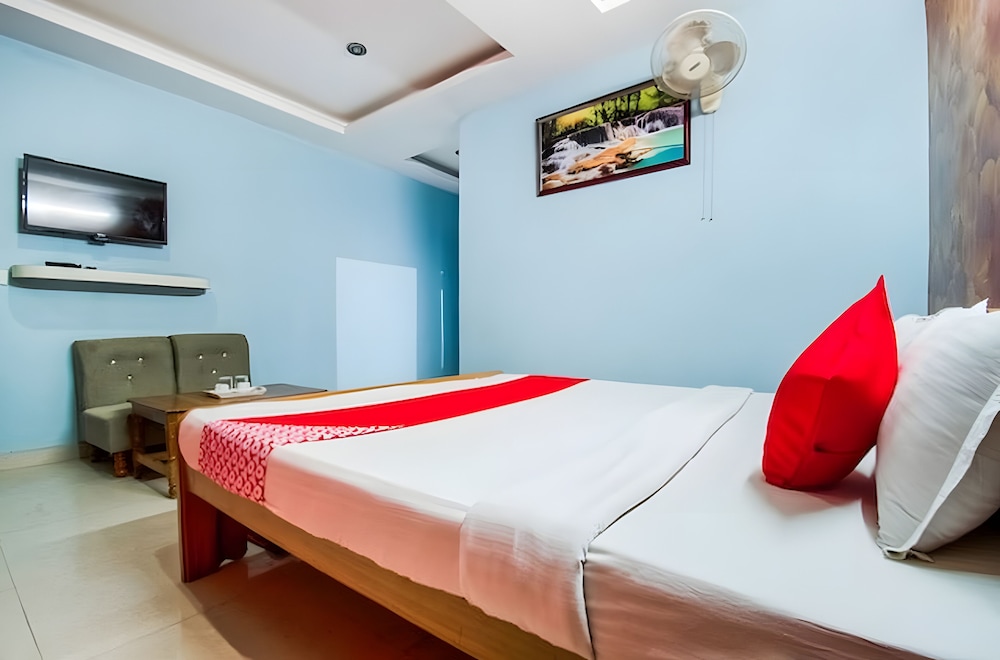 HOTEL PRADHAN INN