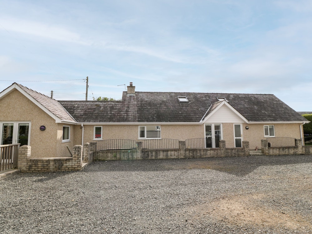 Felin Cottage