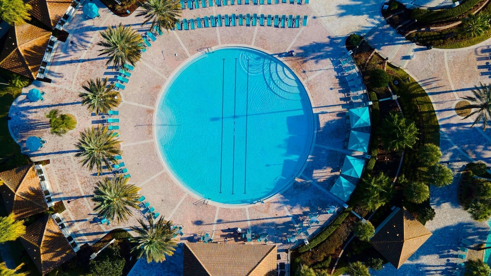 Luxury 9BR Villa Poolside Bliss n Pool Table Fun