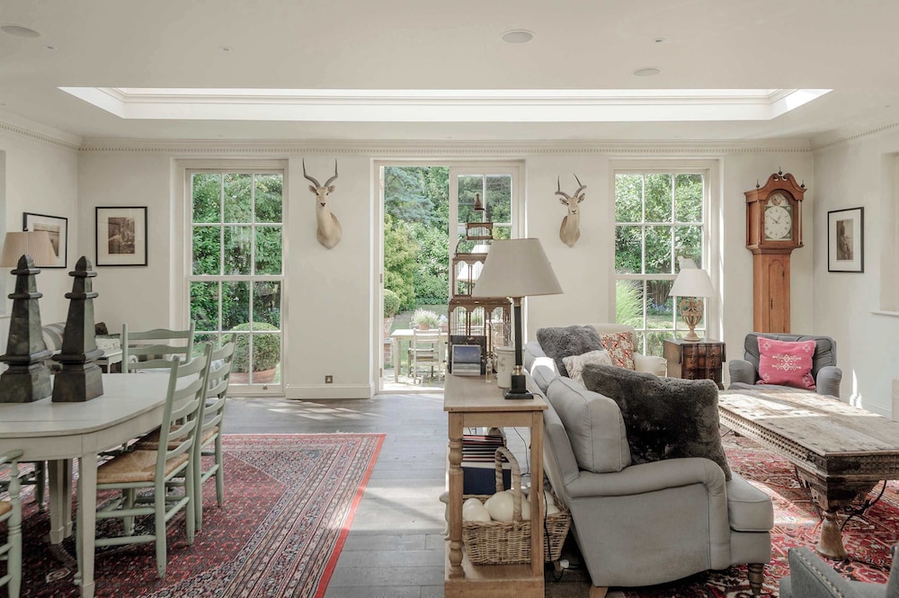 Beautiful Family Home w/ Garden & Pool - Wimbledon