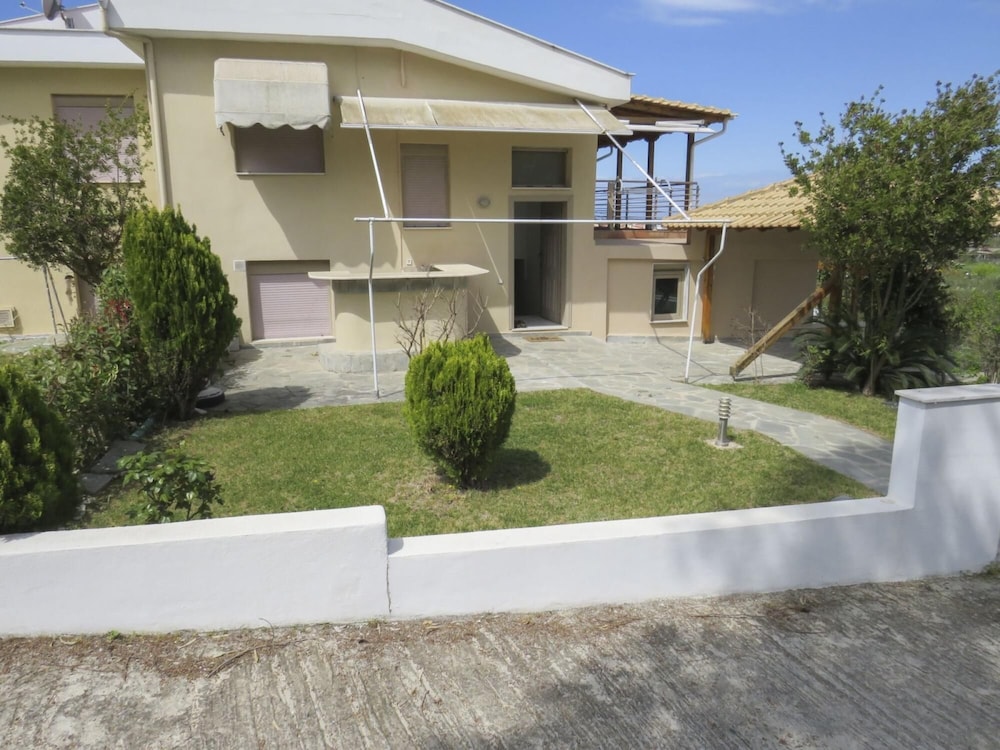 Villa Athina by Travelpro Services photo 3