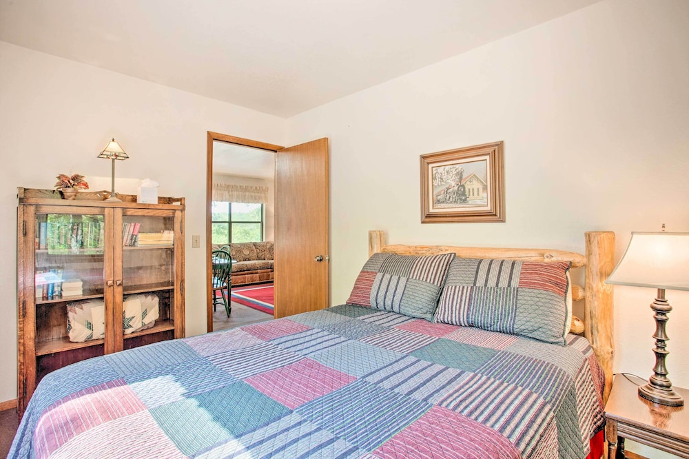 Cozy, Secluded Davis Cabin on 60 Wooded Acres view 4