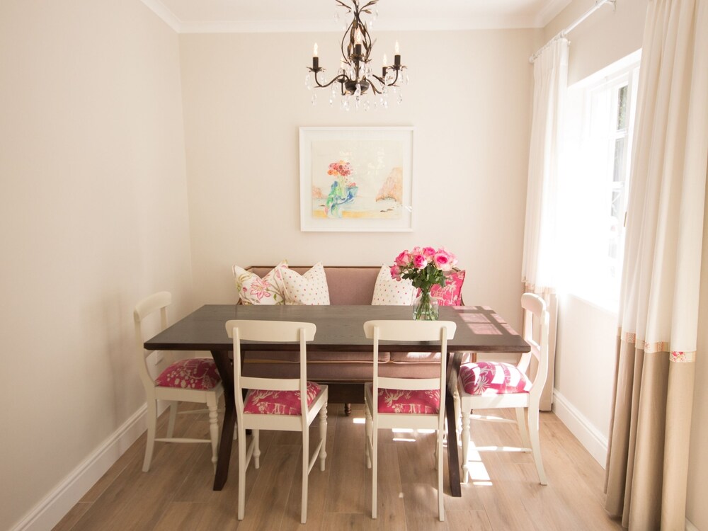 Exquisite Cottage 20