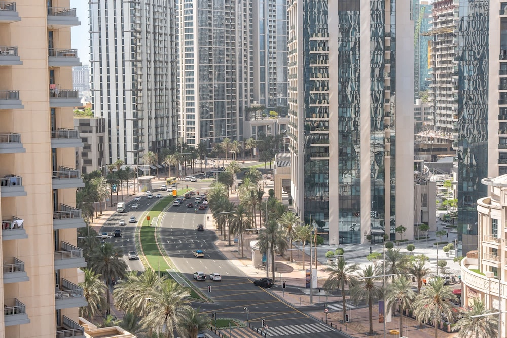 1 Bedroom and Situated Near Burj Khalifa and Dubai Mall