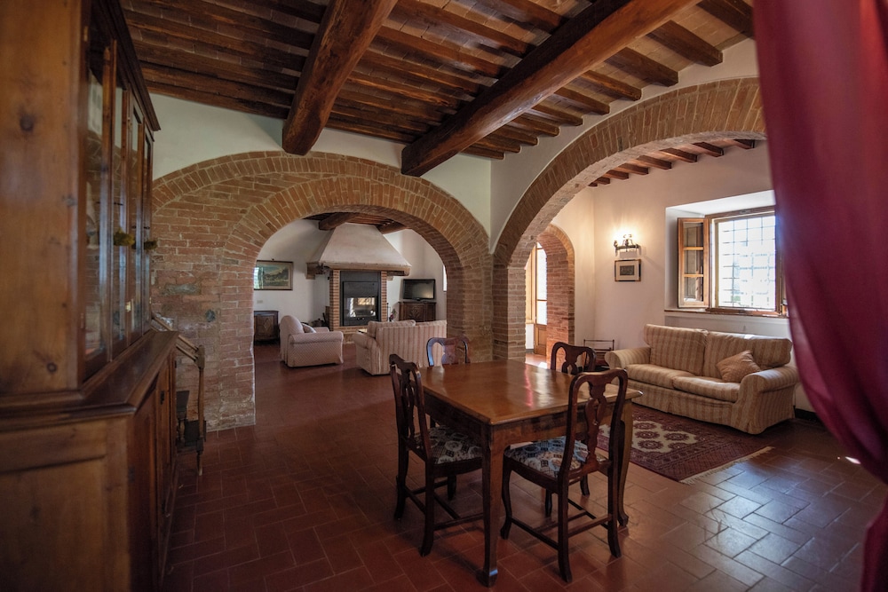 Green Hill Apt In Tuscan Countryside