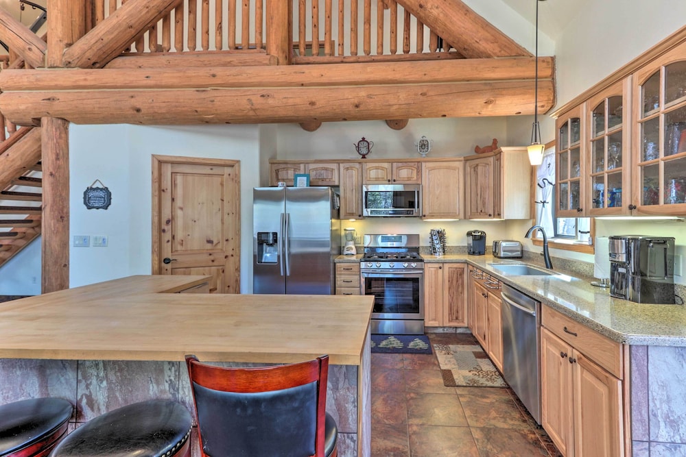 Home on 1 Acre w/ Wraparound Deck in Lakeside! view 3