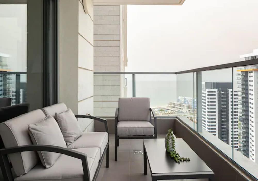Fresh 3BR APT 32 Floor See View Tower