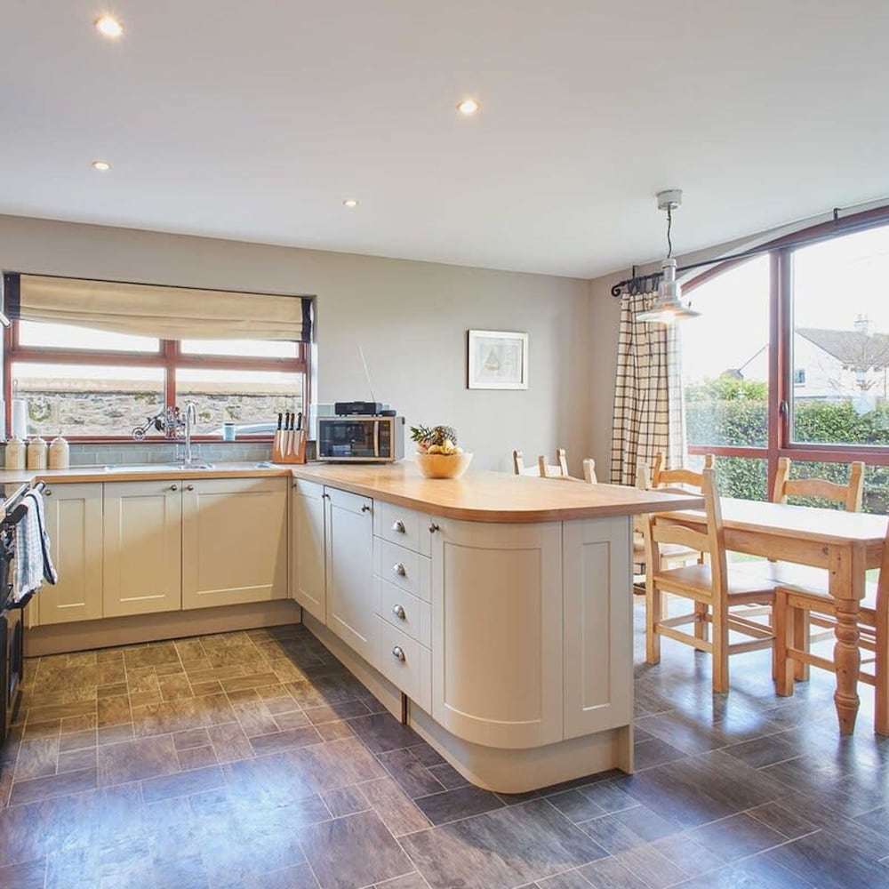 Host Stay The Coach House