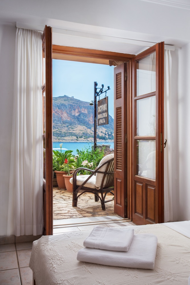 Petrino Guesthouse view 4