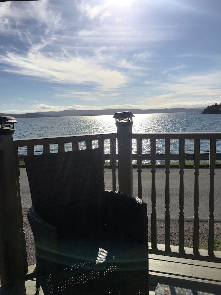 Inn By The Bay