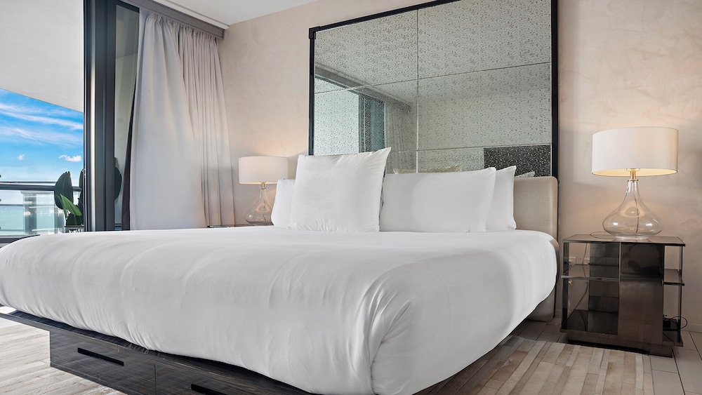 Luxury Vacation Rentals in South Beach by LRMB